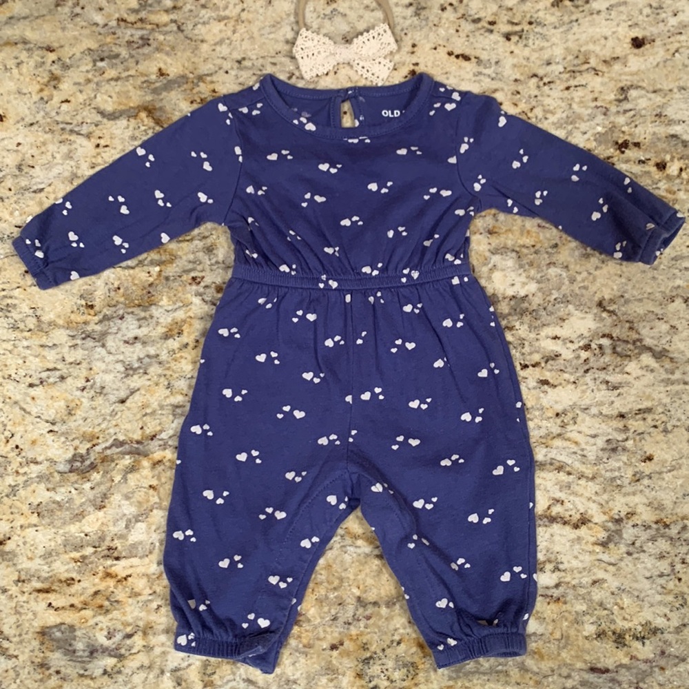 Old Navy Queen of Hearts Navy Blue Footless Romper  with Lace Crochet Bow Sz 0-3